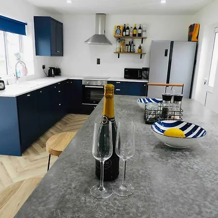 Ballybur بيت للعطل